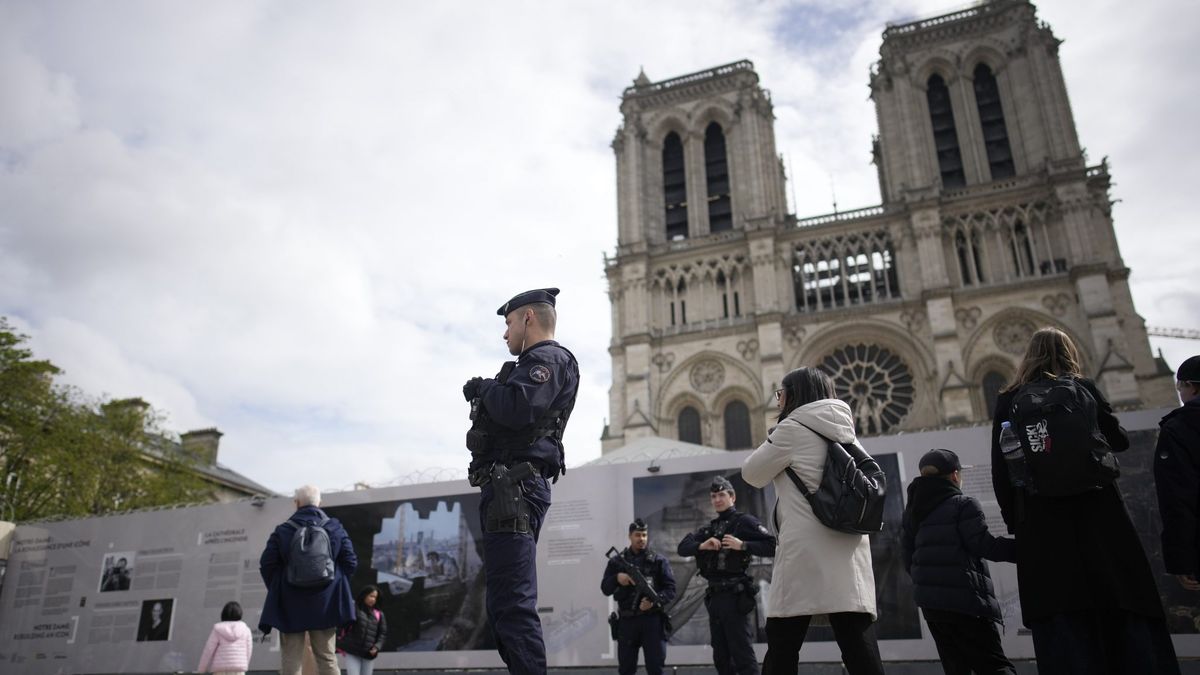 Rendőrök védik az ünnepek alatt az európai fővárosokat