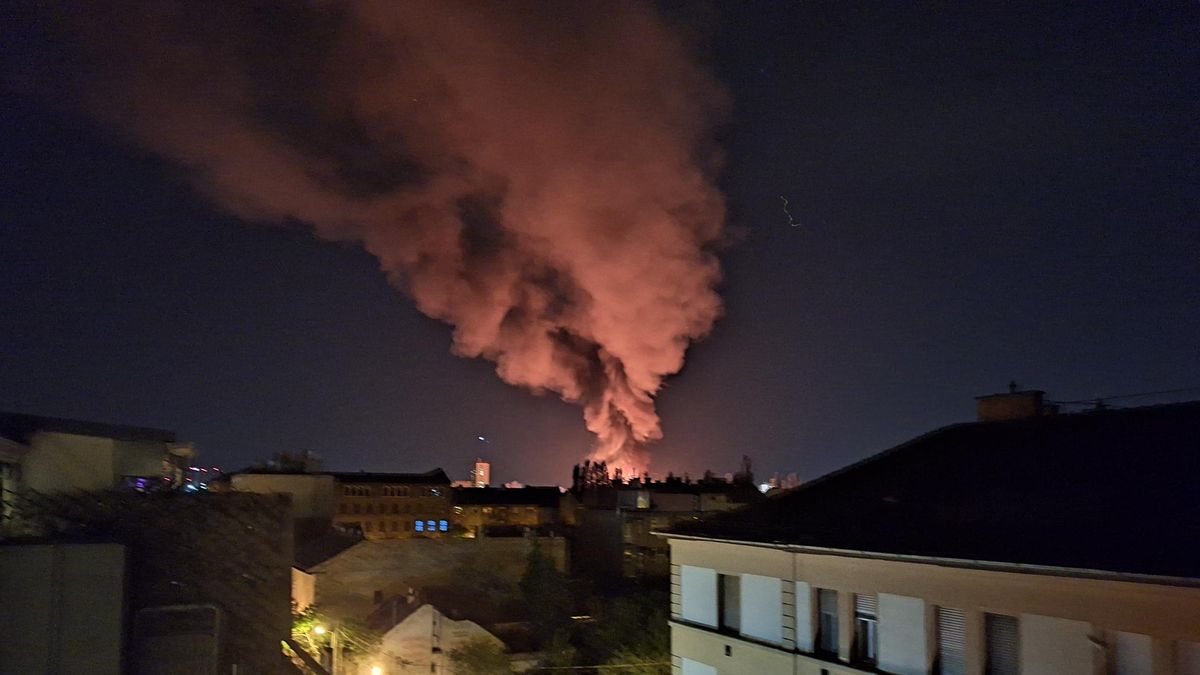 Óriási tűz: több tízméteres lángok Budapest fölött - fotók, videó